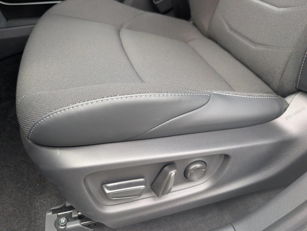 Used 2026 Toyota C-HR SE Sport Utility