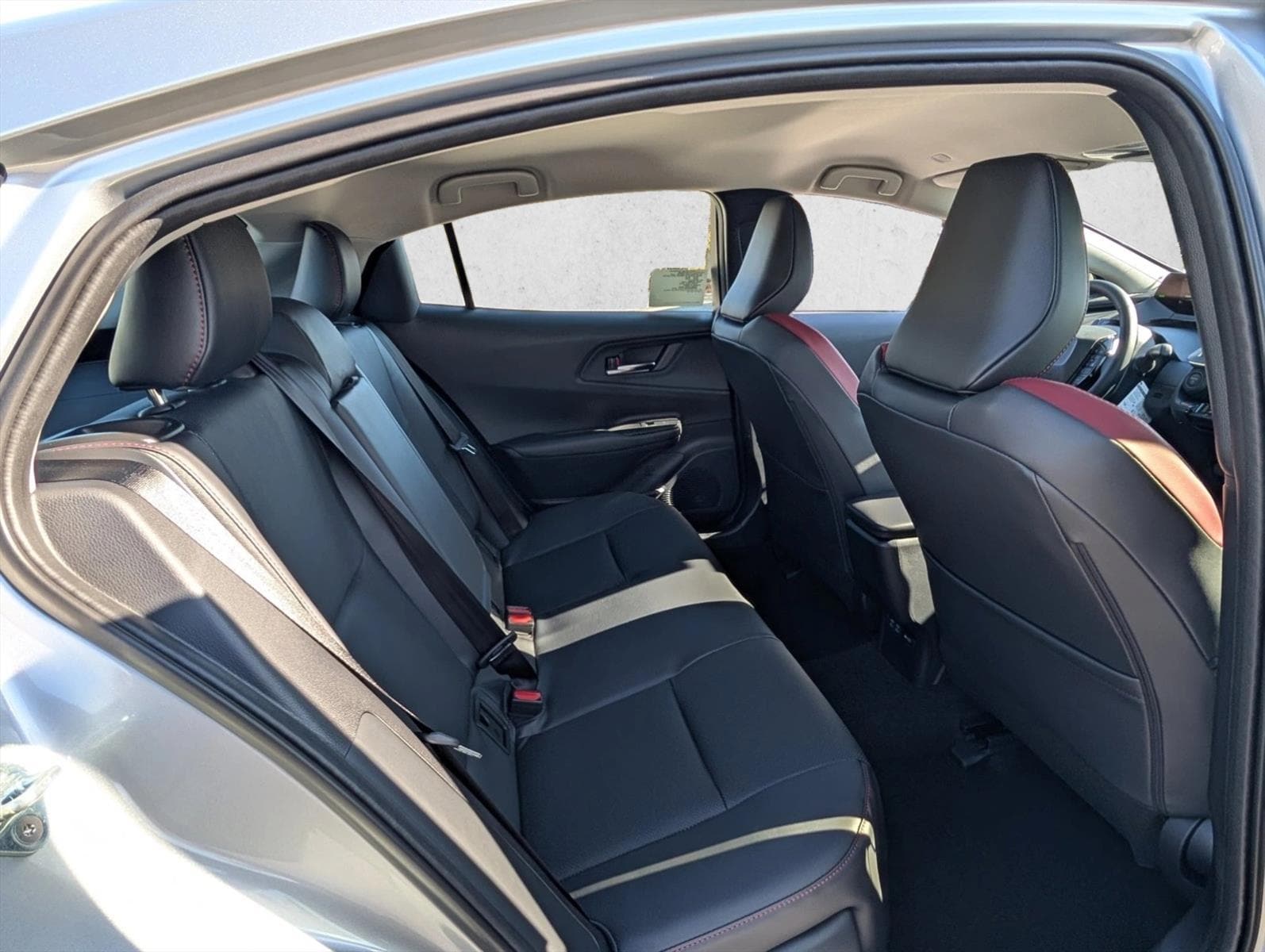 2026 Toyota Prius Plug-in Hybrid XSE - Photo 7