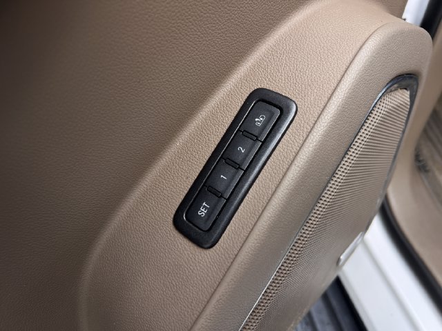 2018 Chevrolet Tahoe LT - Photo 11