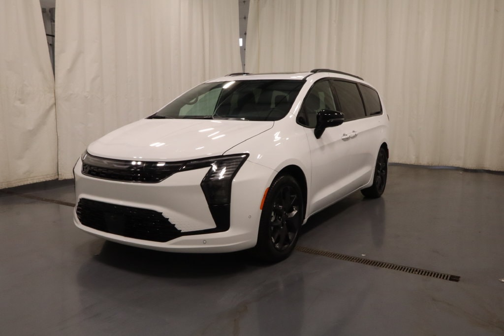 New 2027 Chrysler Pacifica Limited Passenger Van