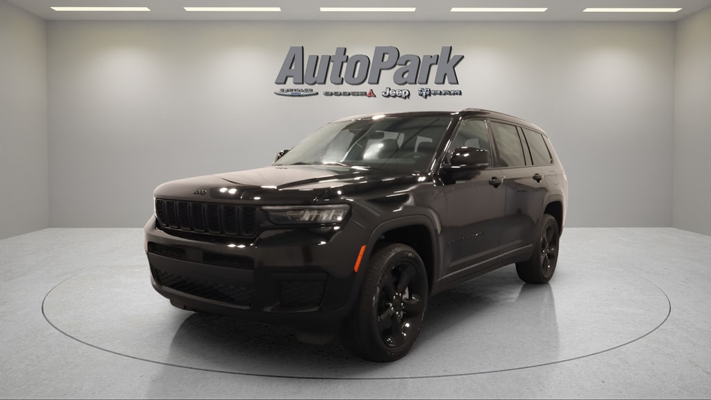 New 2025 Jeep Grand Cherokee Laredo Sport Utility