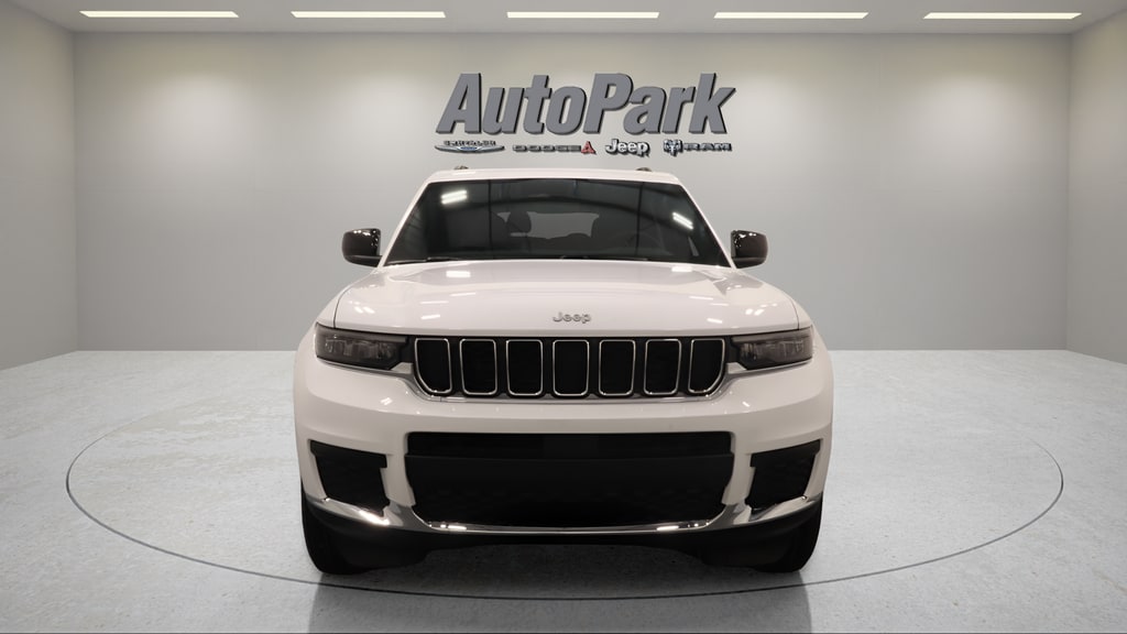 New 2026 Jeep Grand Cherokee Laredo Sport Utility