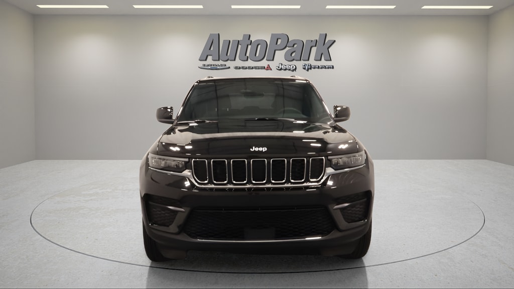 New 2026 Jeep Grand Cherokee Laredo Sport Utility