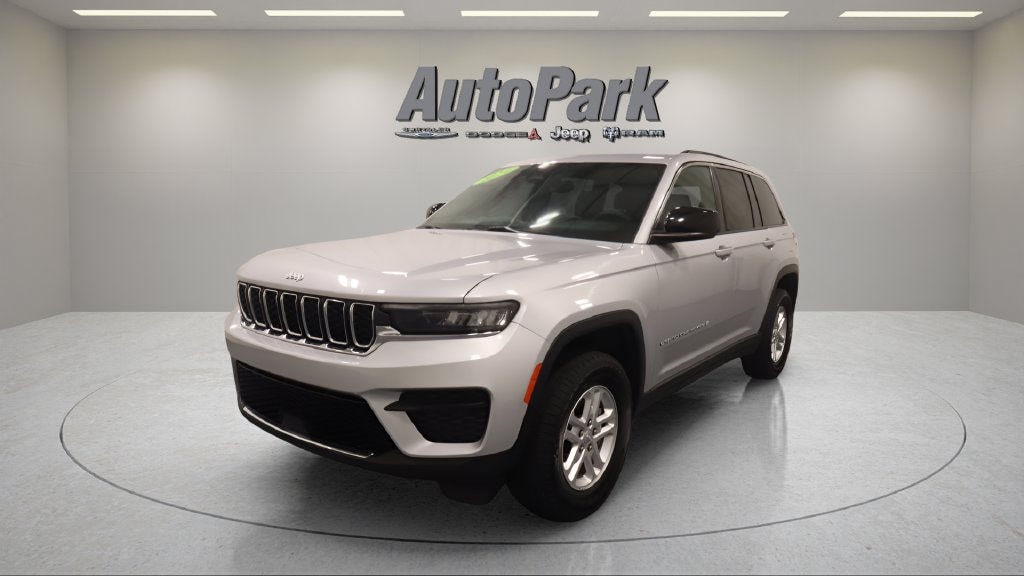 Certified 2024 Jeep Grand Cherokee Laredo SUV