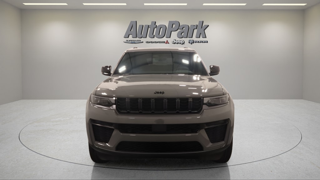 New 2027 Jeep Grand Cherokee Laredo Sport Utility
