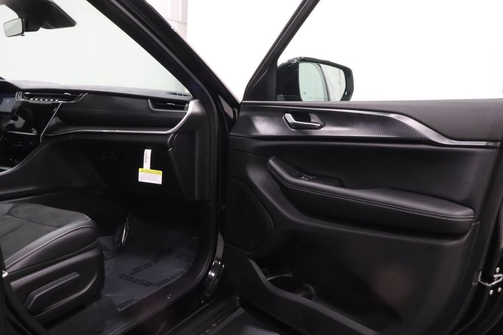 2025 Jeep Grand Cherokee L Altitude - Photo 16