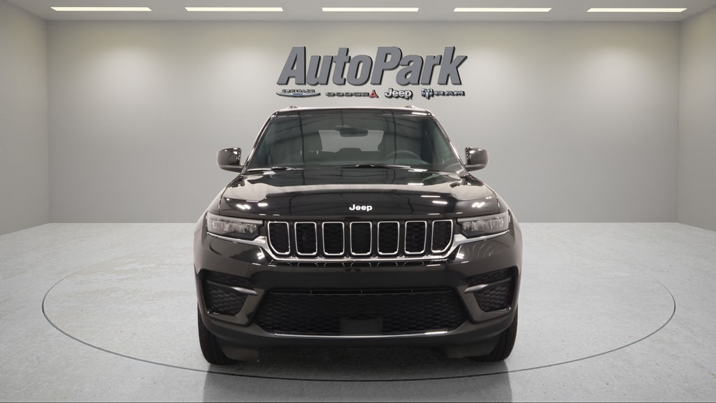 New 2026 Jeep Grand Cherokee Laredo Sport Utility