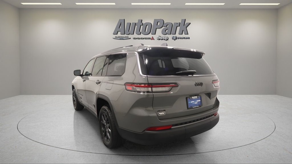New 2027 Jeep Grand Cherokee Laredo Sport Utility