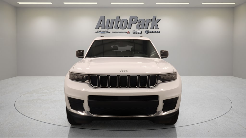 New 2026 Jeep Grand Cherokee Laredo Sport Utility
