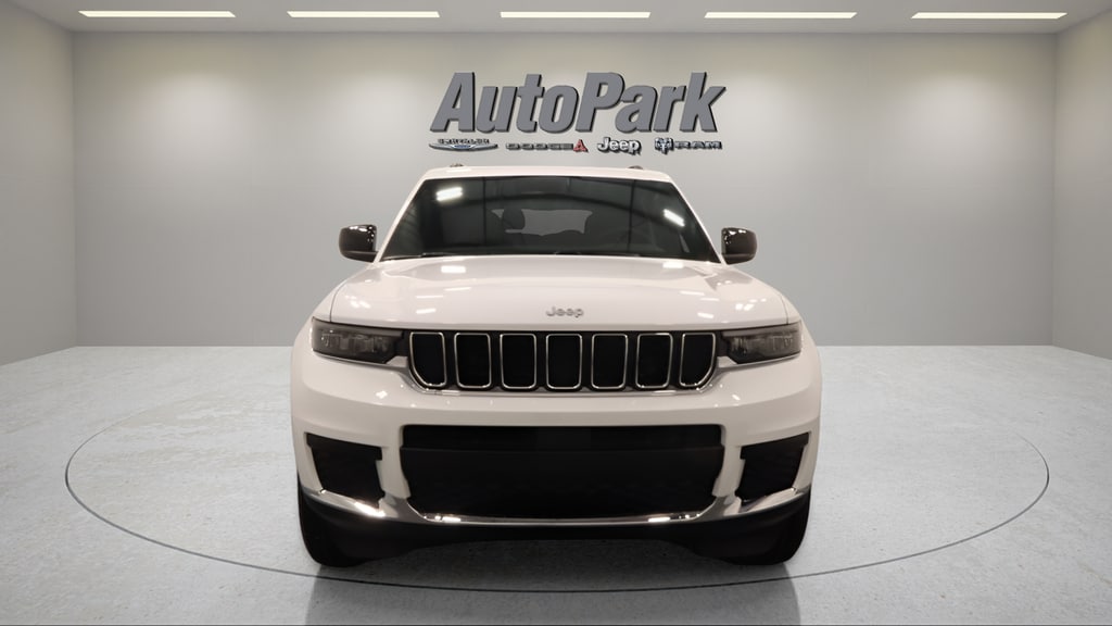 New 2026 Jeep Grand Cherokee Laredo Sport Utility