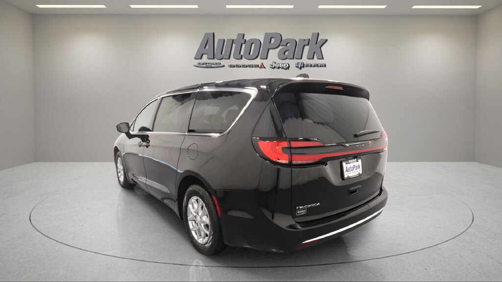 New 2027 Chrysler Pacifica Select Passenger Van