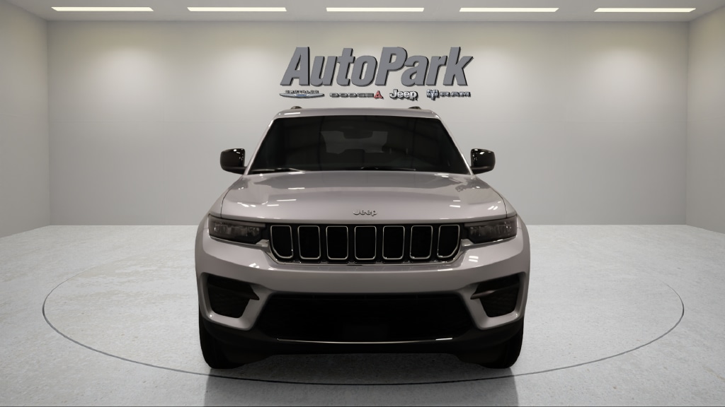 New 2026 Jeep Grand Cherokee Laredo Sport Utility