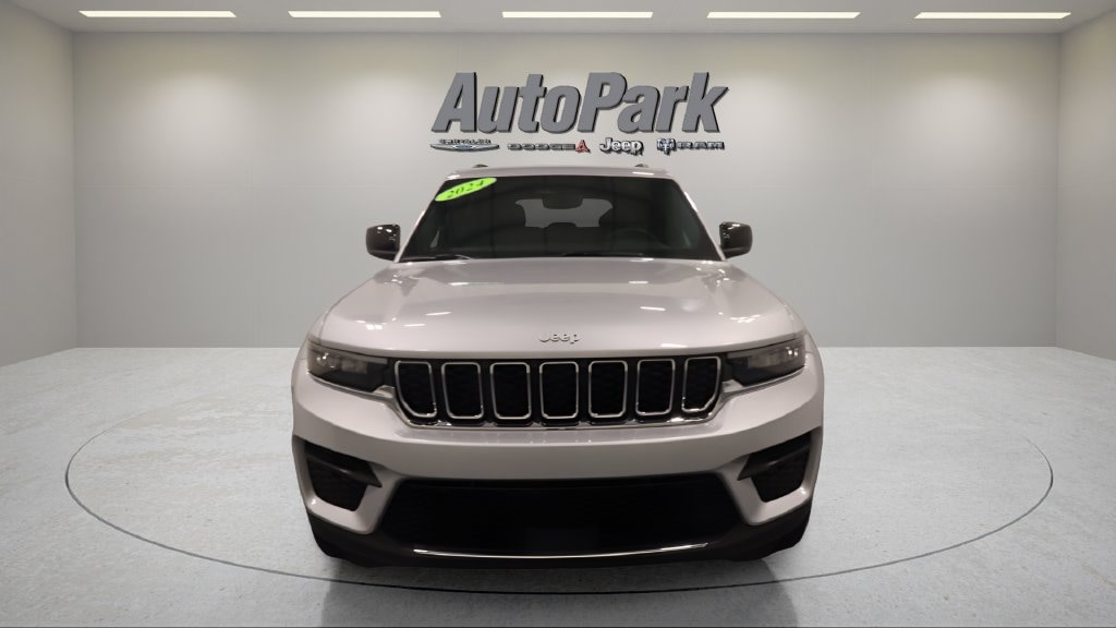Certified 2024 Jeep Grand Cherokee Laredo SUV