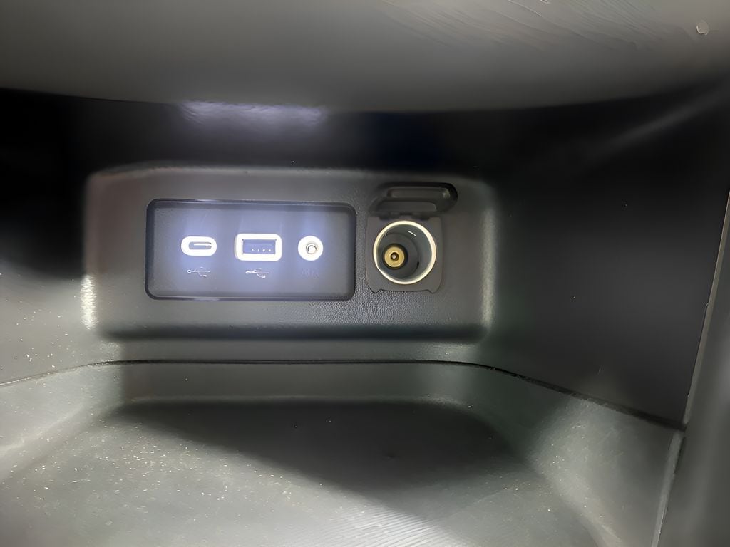 2024 Chevrolet Equinox LT - Photo 21