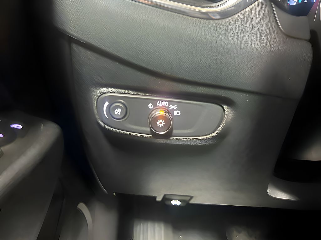 2024 Chevrolet Equinox LT - Photo 16