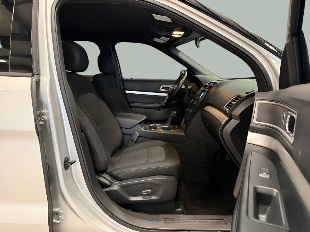 2017 Ford Explorer XLT - Photo 30