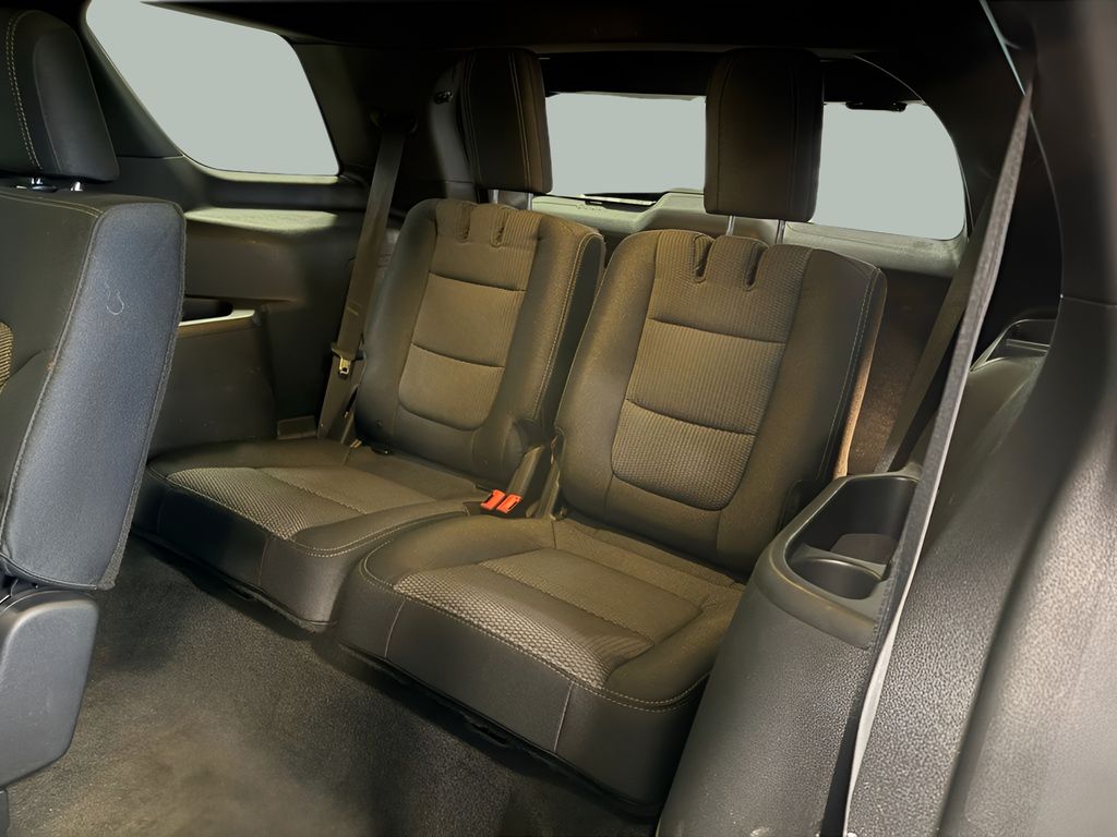 2017 Ford Explorer XLT - Photo 14