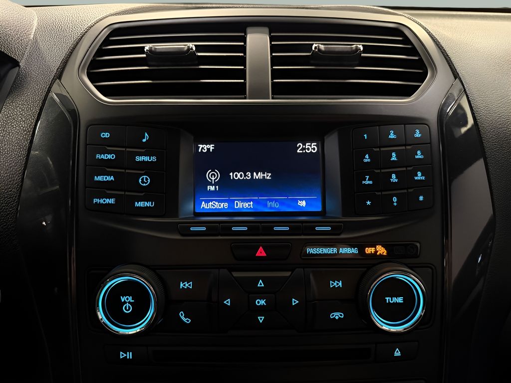 2017 Ford Explorer XLT - Photo 23