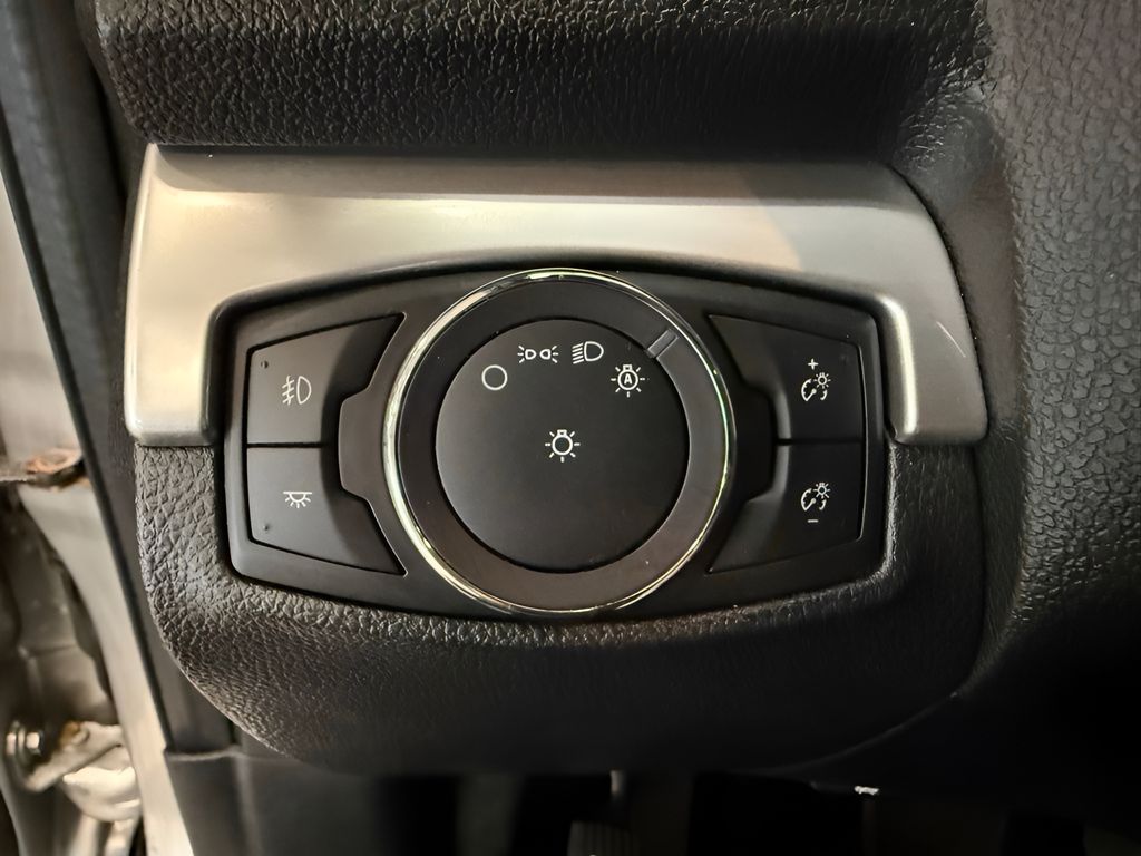 2017 Ford Explorer XLT - Photo 19