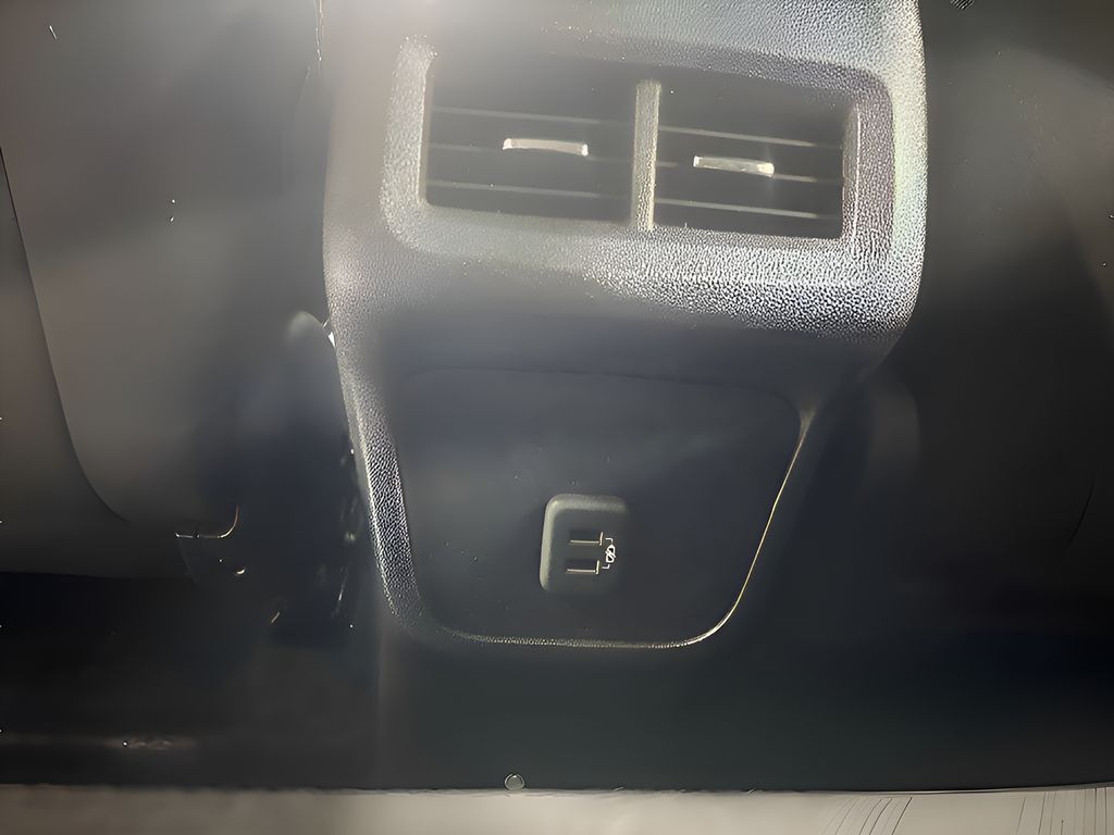 2024 Chevrolet Equinox LT - Photo 27