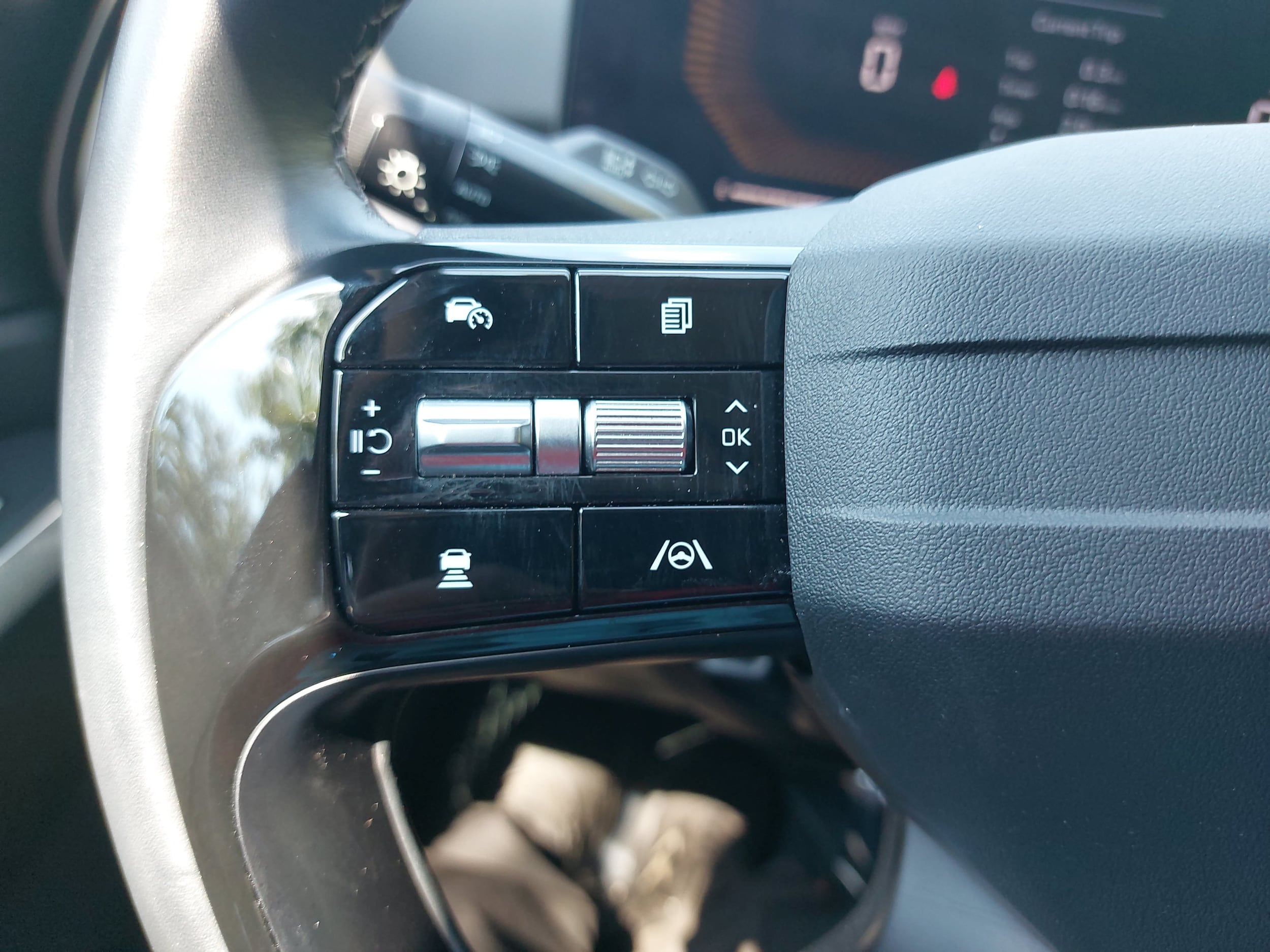 2026 Kia Sorento LX - Photo 18