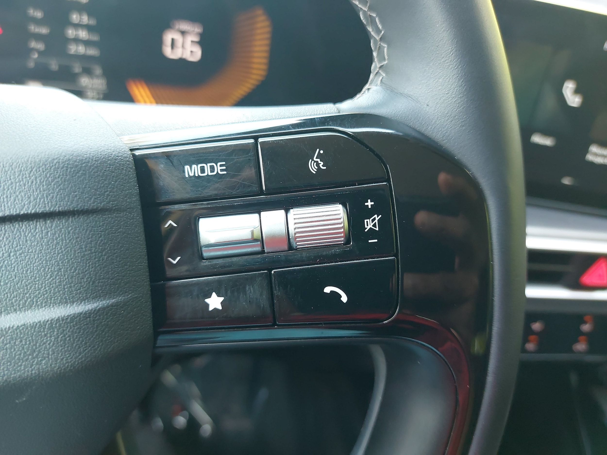 2026 Kia Sorento LX - Photo 19