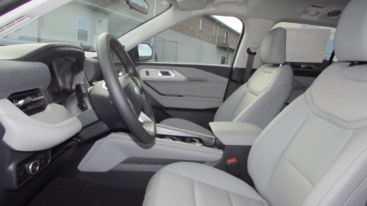 2026 Ford Explorer Active - Photo 13