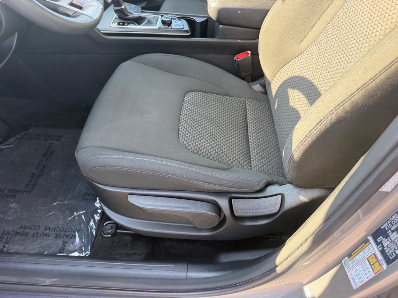 2024 Kia Sportage LX - Photo 18