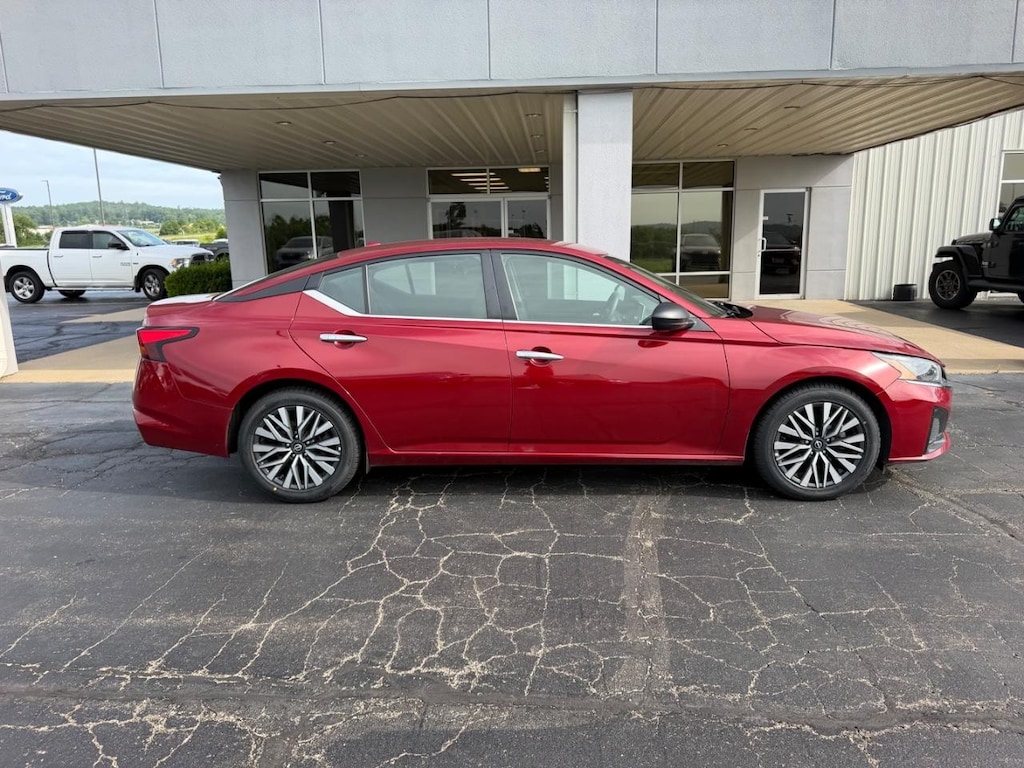 Certified 2024 Nissan Altima 2.5 SV Sedan