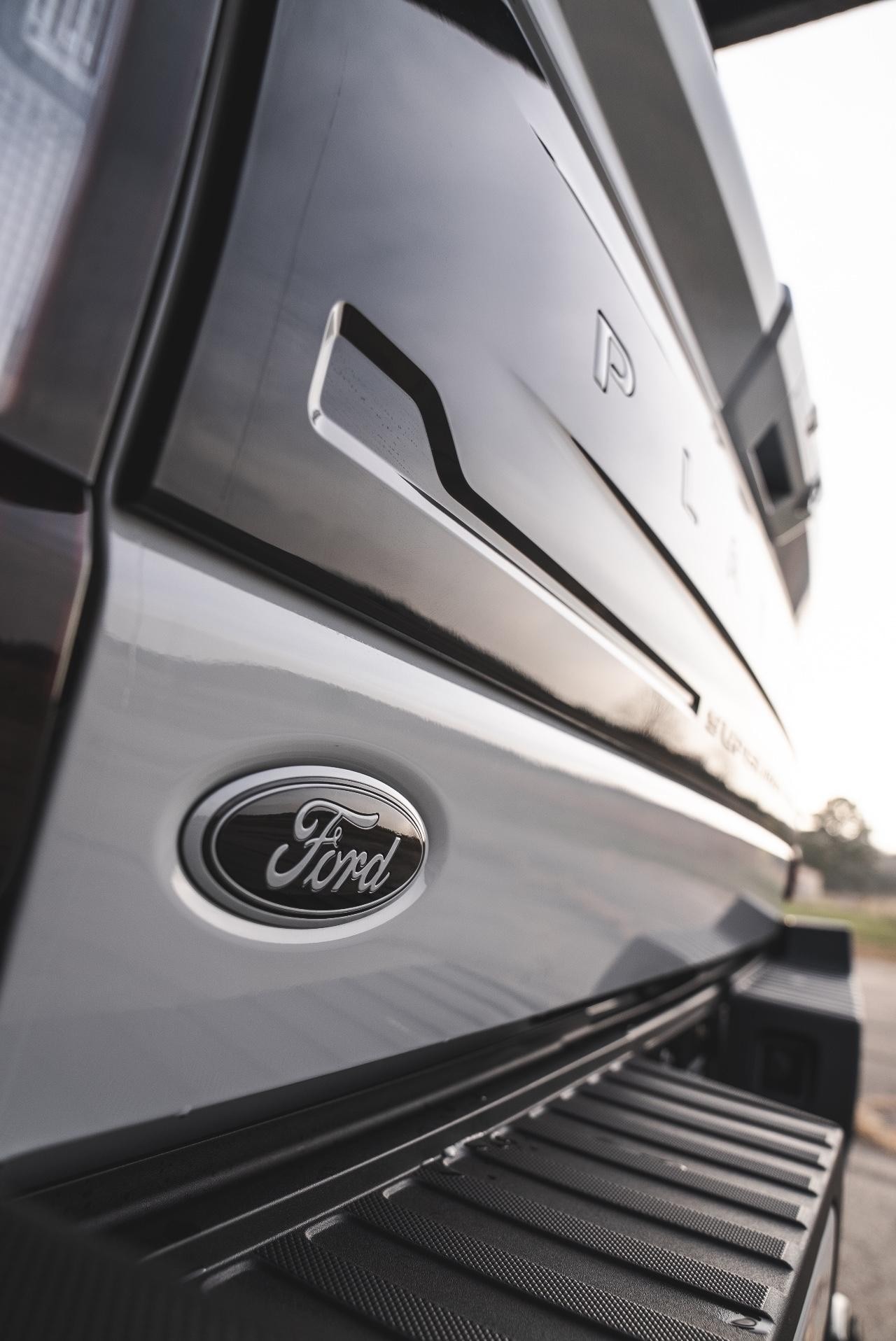 2026 Ford F-450 Super Duty Platinum - Photo 9