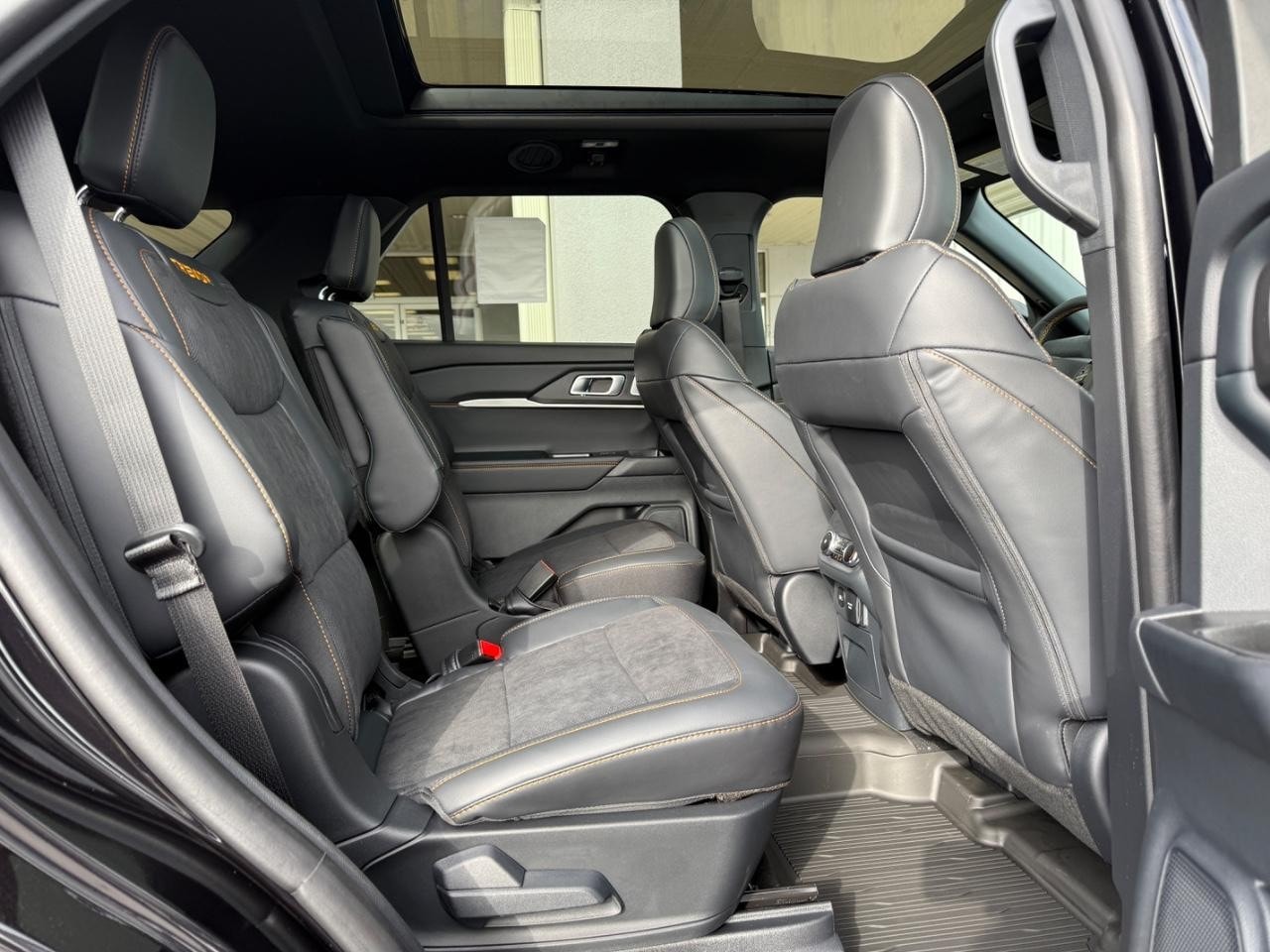 2026 Ford Explorer Tremor - Photo 6