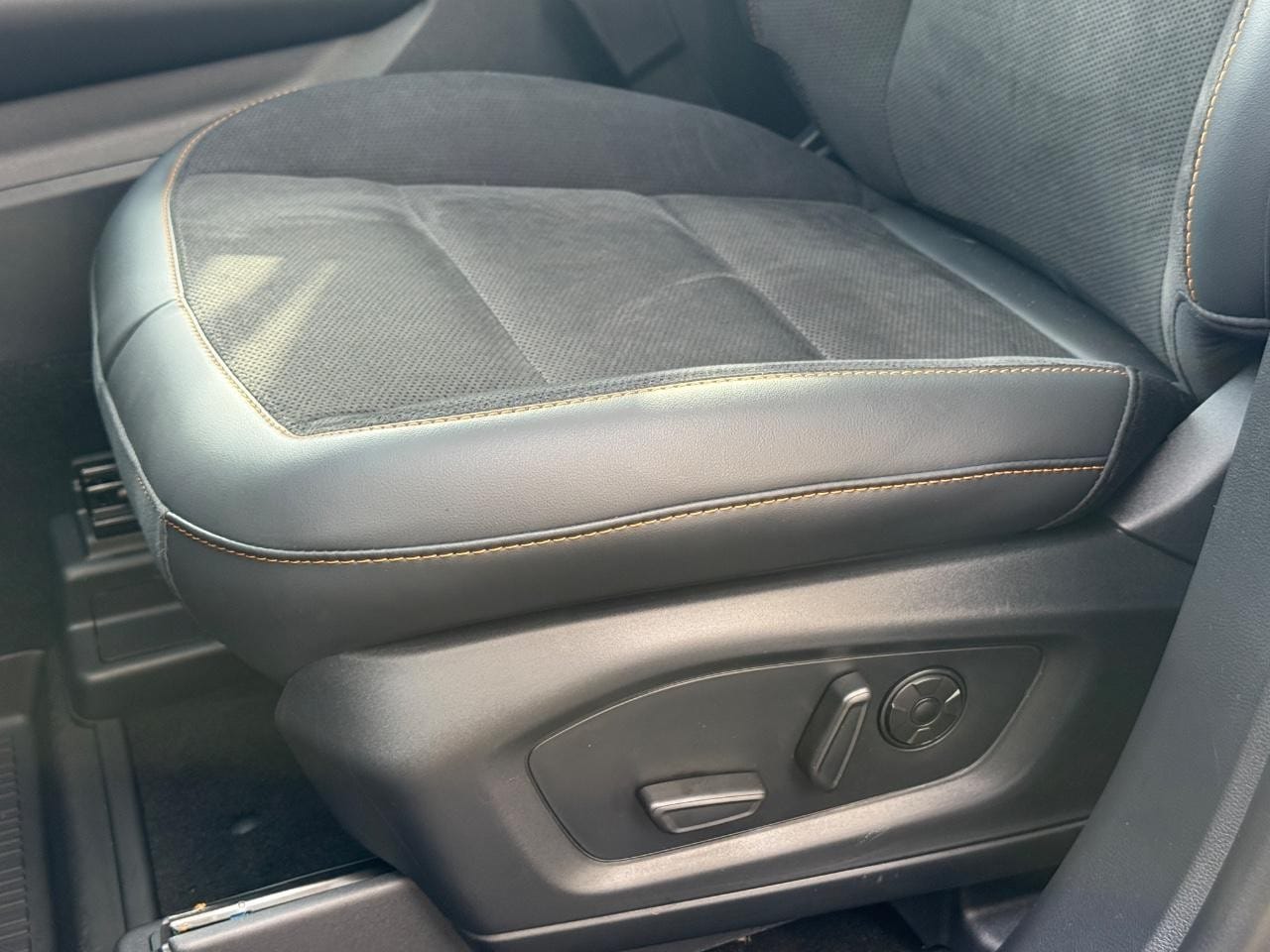 2026 Ford Explorer Tremor - Photo 21