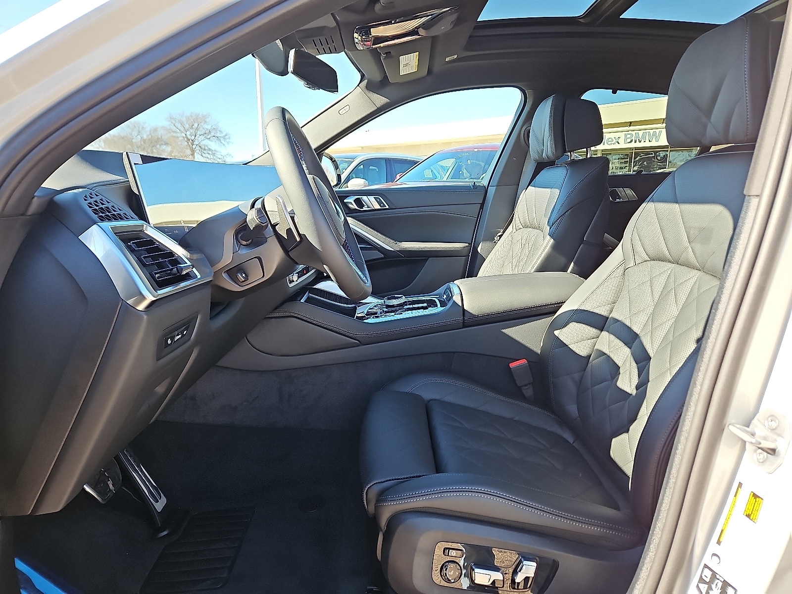 2026 BMW X6 M60i - Photo 11