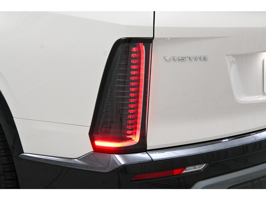 2027 Cadillac VISTIQ Sport - Photo 11