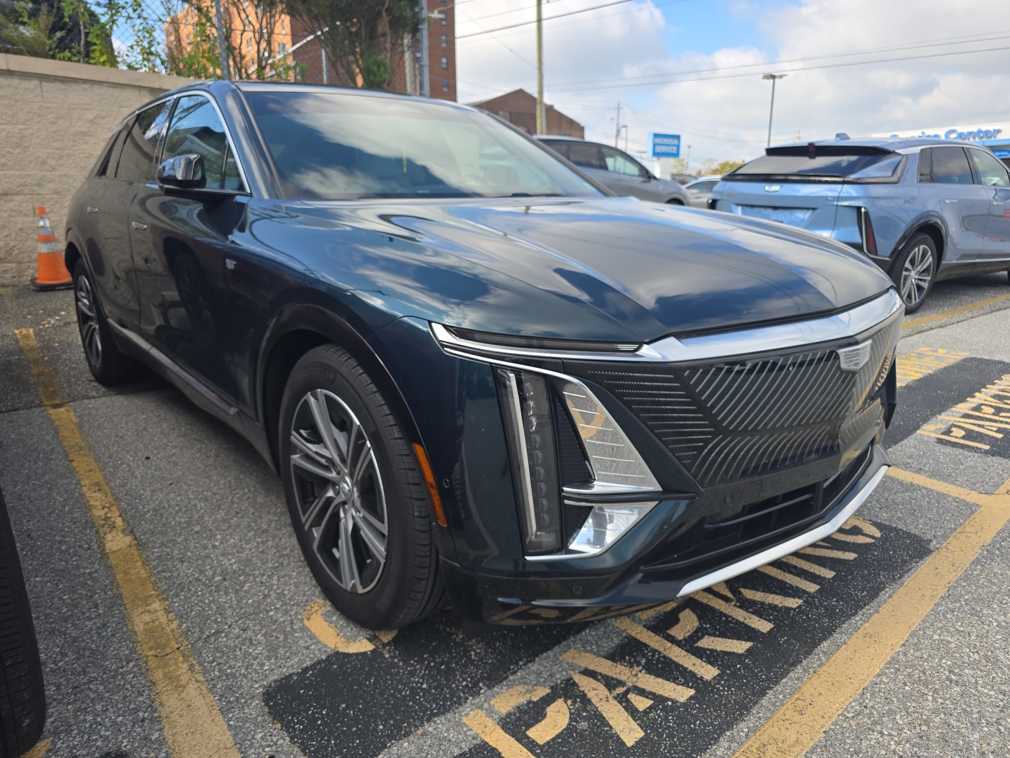 Used 2024 Cadillac LYRIQ Luxury 2 with VIN 1GYKPRRL1RZ119457 for sale in Wilmington, DE
