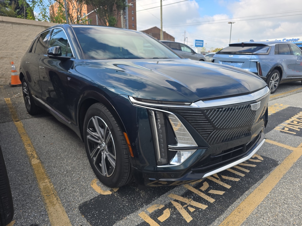 Used 2024 CADILLAC LYRIQ Luxury 2 SUV