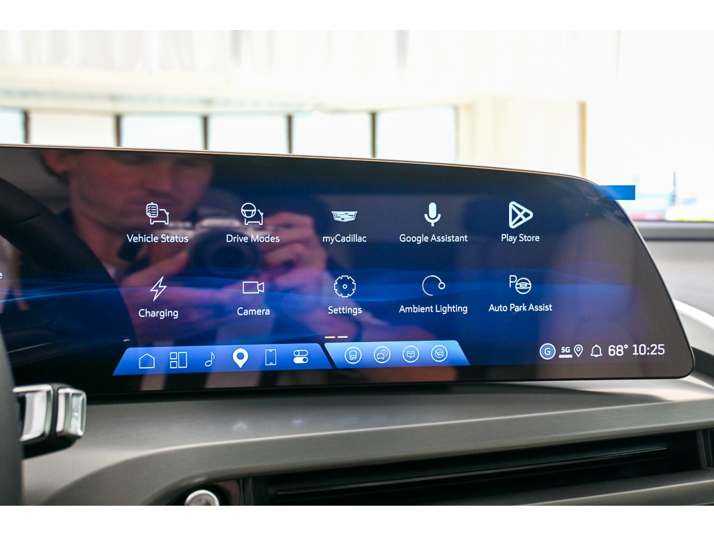 2027 Cadillac VISTIQ Sport - Photo 38