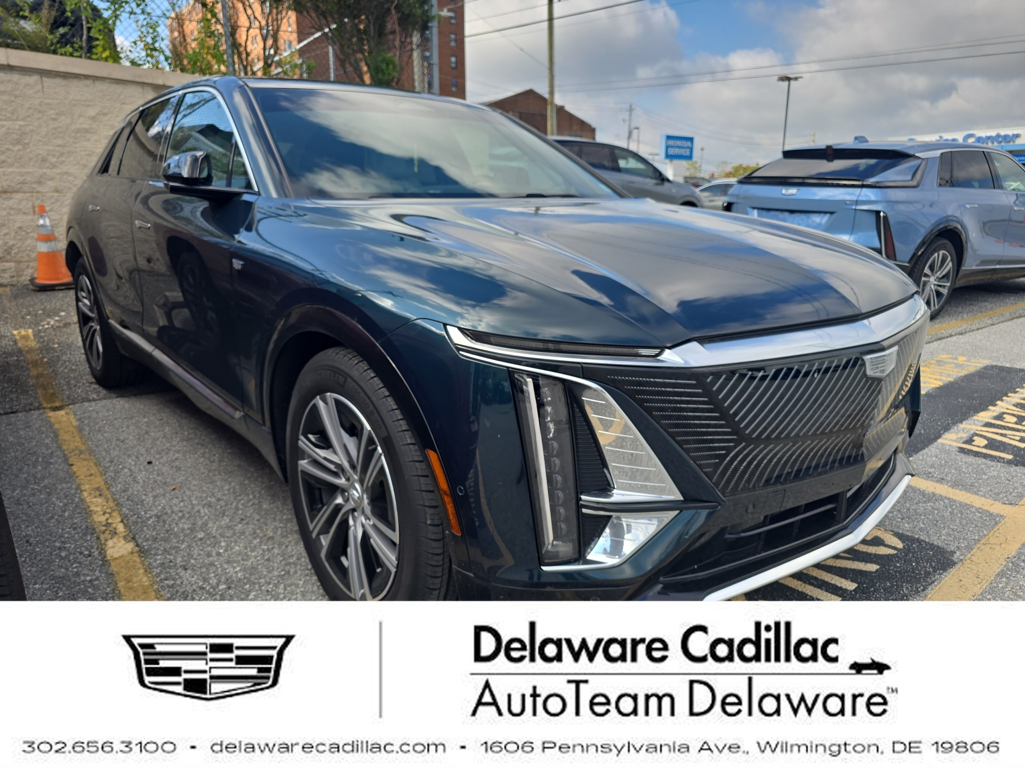Used 2024 CADILLAC LYRIQ Luxury 2 SUV