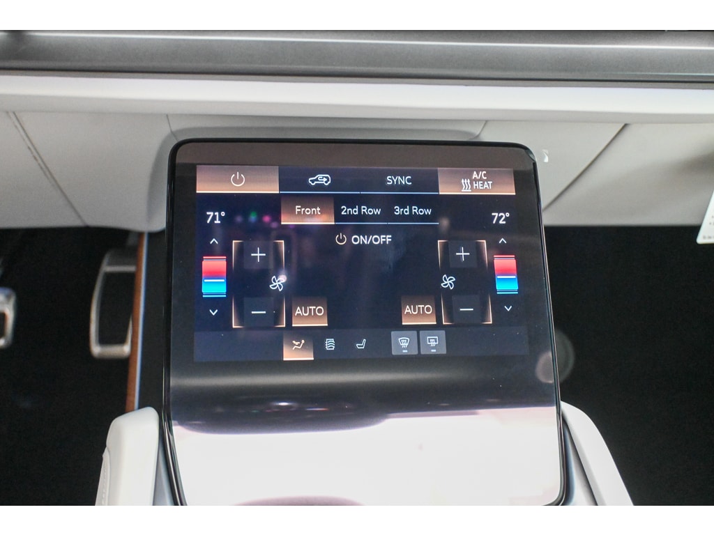 2027 Cadillac VISTIQ Sport - Photo 31