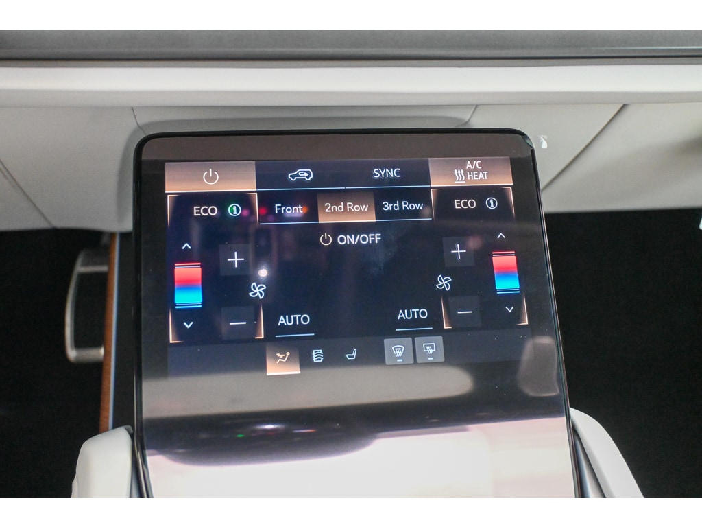 2027 Cadillac VISTIQ Sport - Photo 32