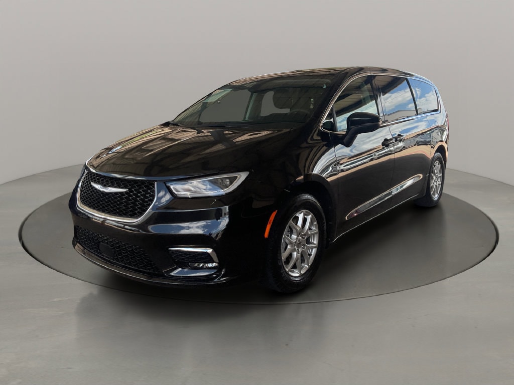 Used 2023 Chrysler Pacifica Touring L Van Passenger Van