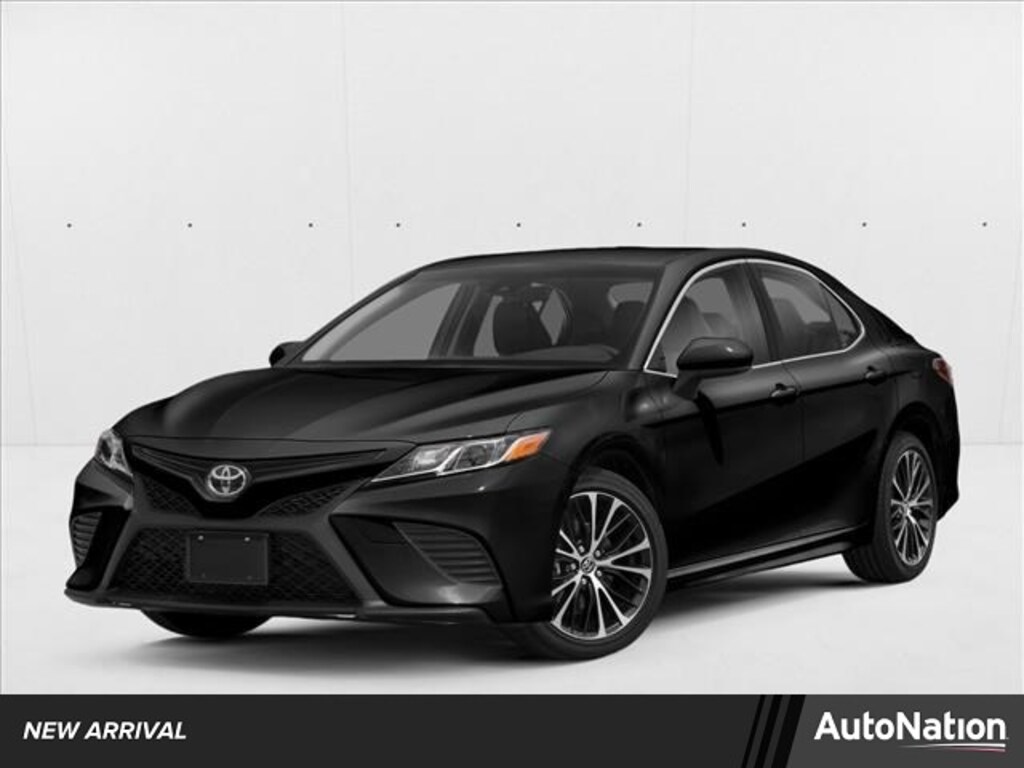 Used 2018 Toyota Camry SE Sedan