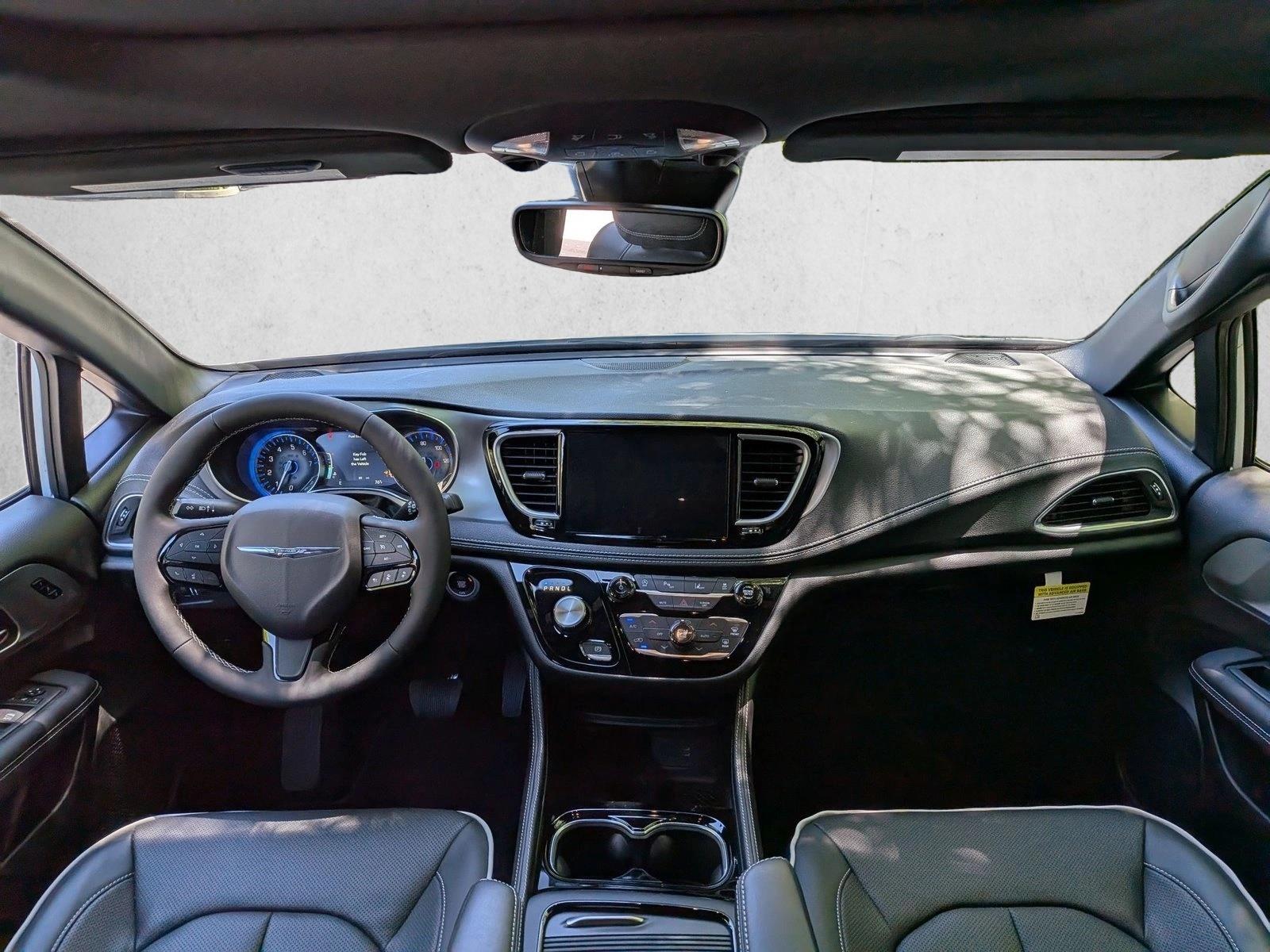 2026 Chrysler Pacifica Limited - Photo 16