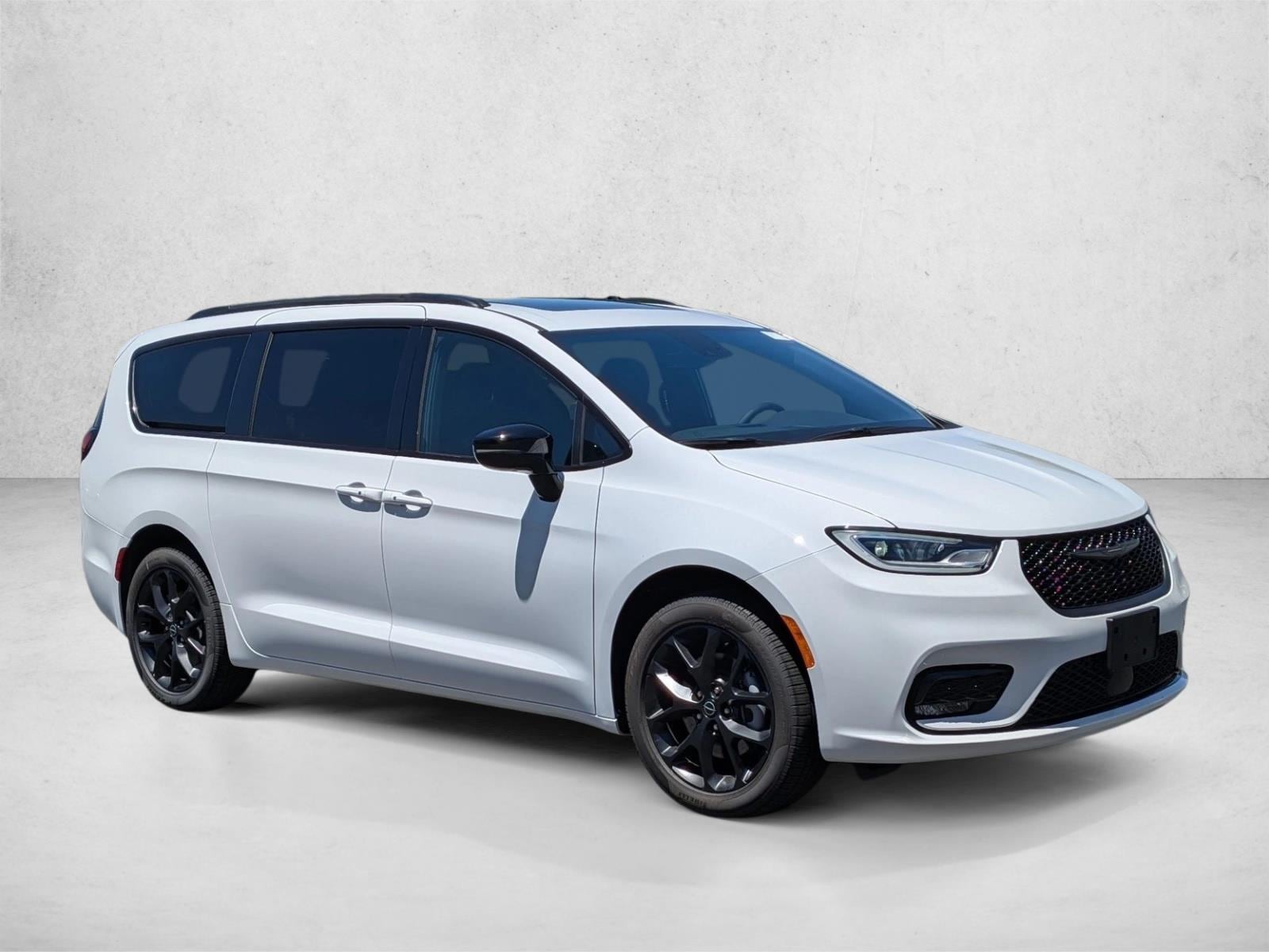 2026 Chrysler Pacifica Limited - Photo 6