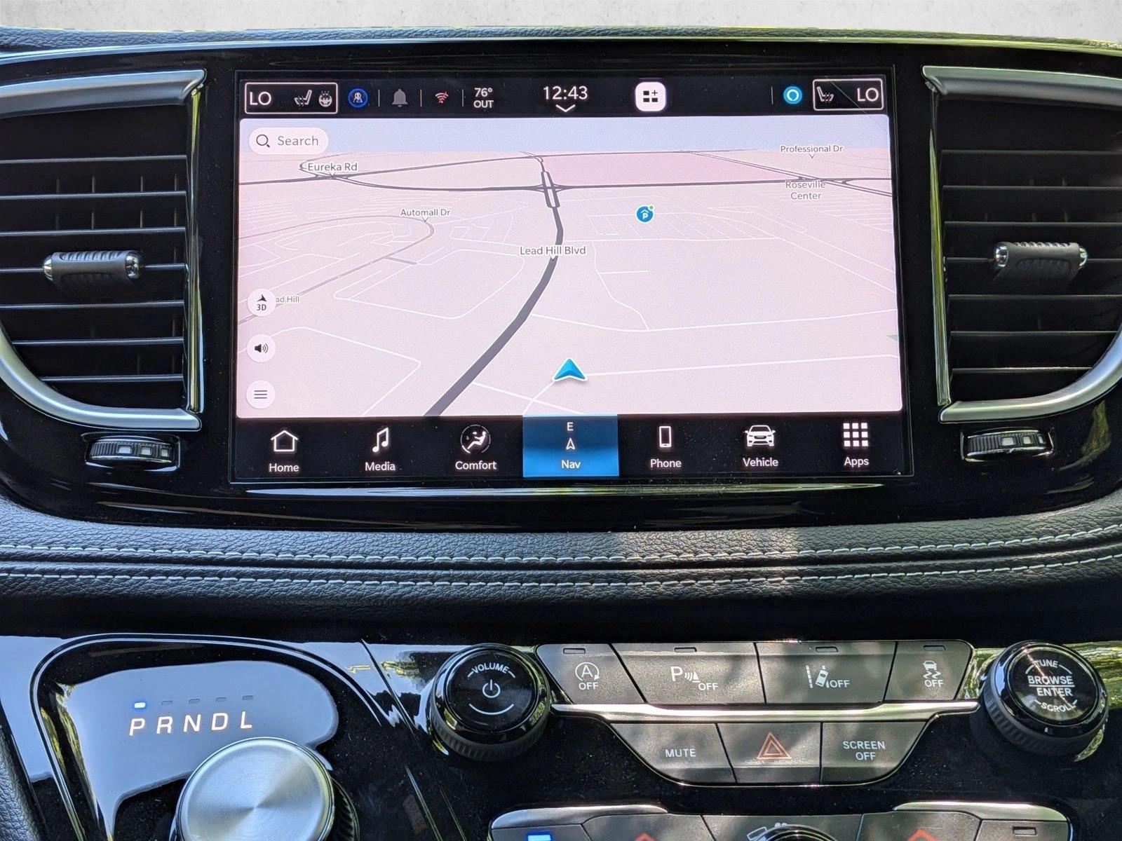2026 Chrysler Pacifica Limited - Photo 13