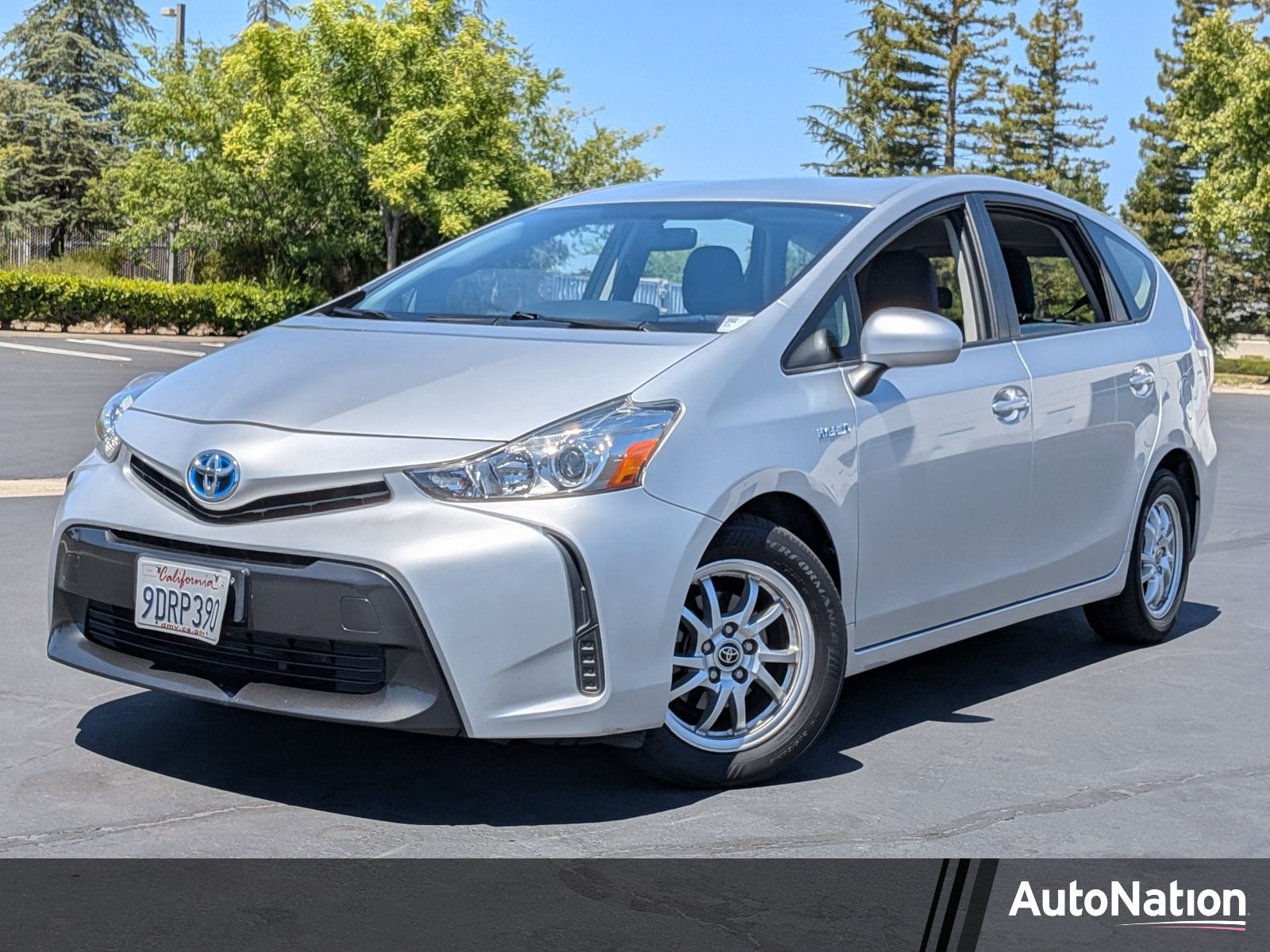  Toyota Prius v