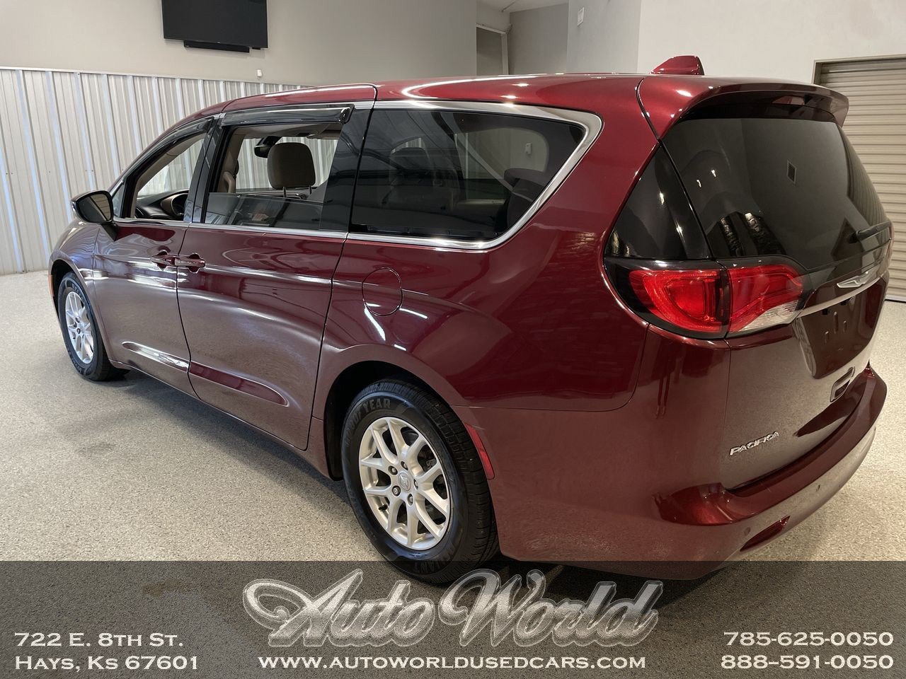 Used 2017 Chrysler Pacifica Touring Van