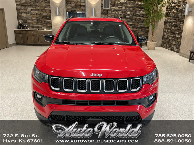 Used 2023 Jeep Compass Latitude SUV