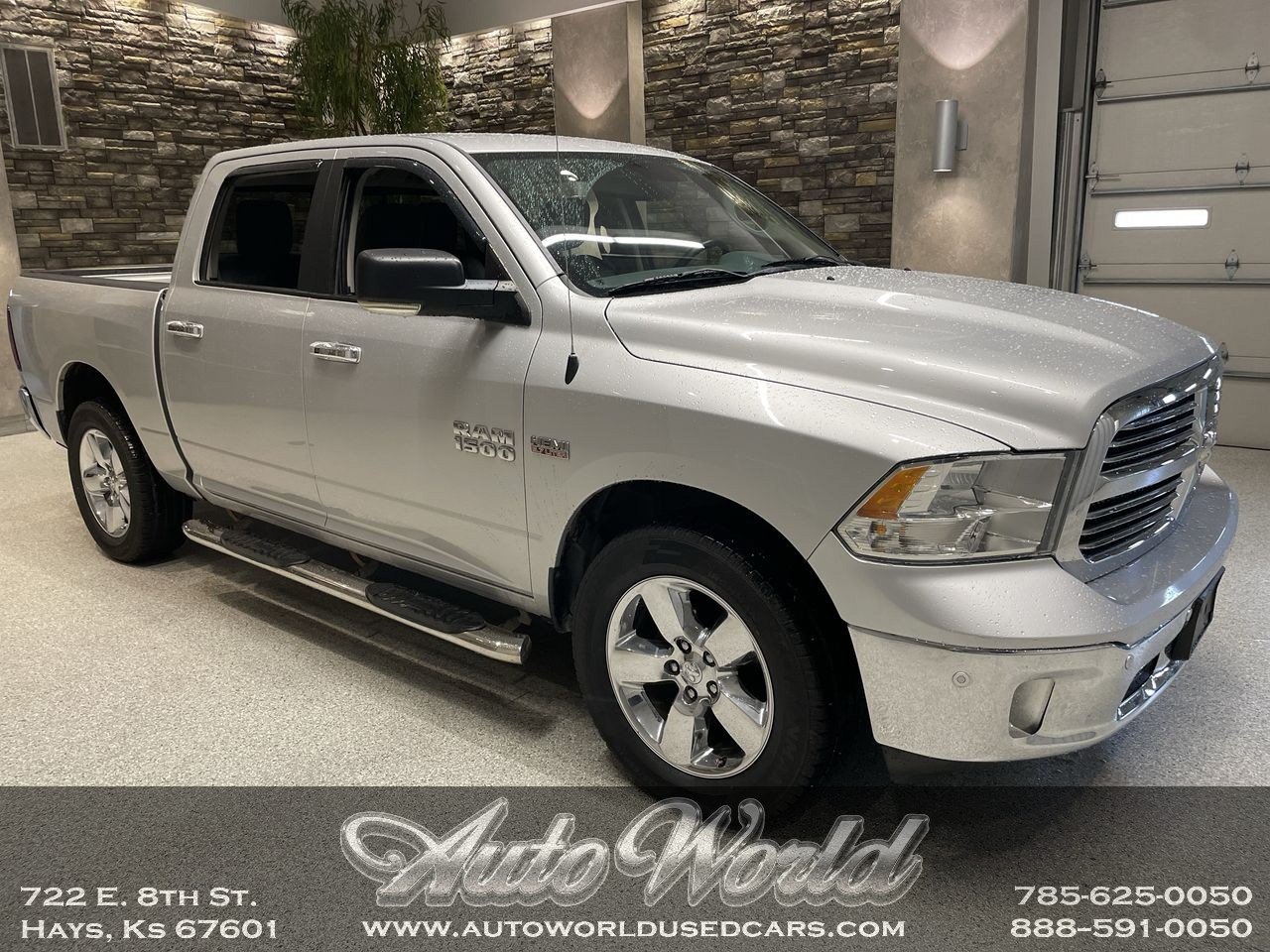 2015 RAM 1500 Pickup SLT
