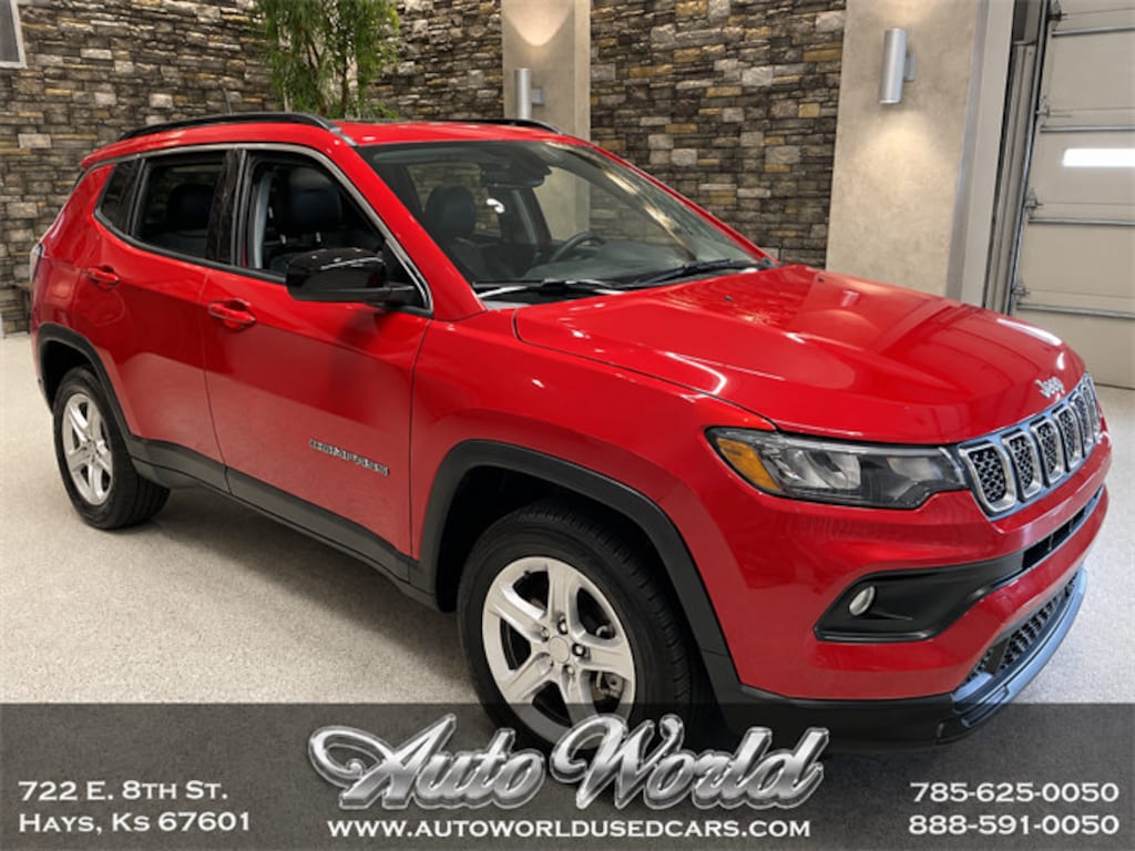 Used 2023 Jeep Compass Latitude SUV